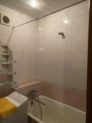 Продам 1 кімнатну квартиру поруч з метро Армійська