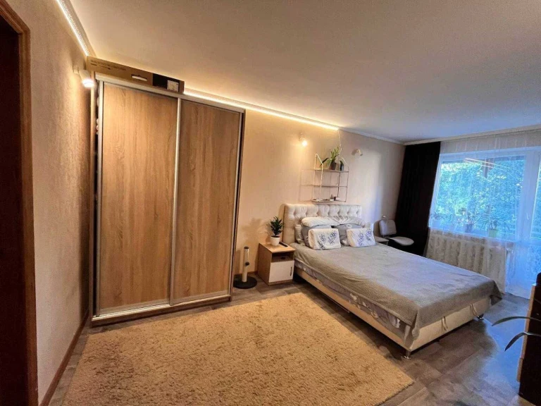 Spacious 3-bedroom apartment renovated near Crimean Boulevard