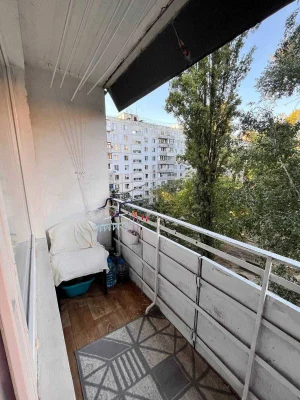 Spacious 3-bedroom apartment renovated near Crimean Boulevard