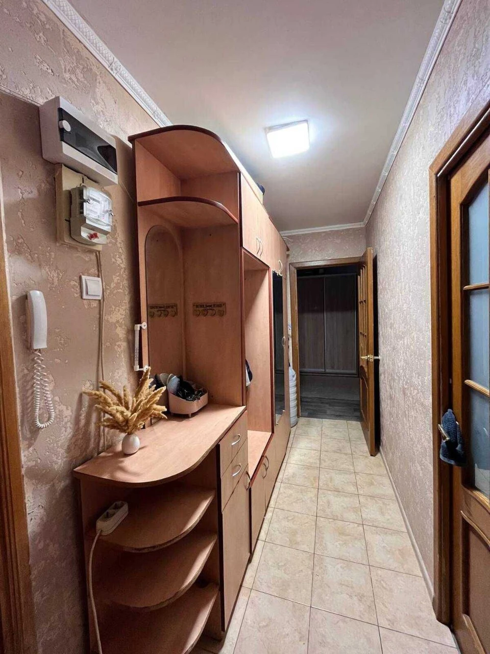 Spacious 3-bedroom apartment renovated near Crimean Boulevard