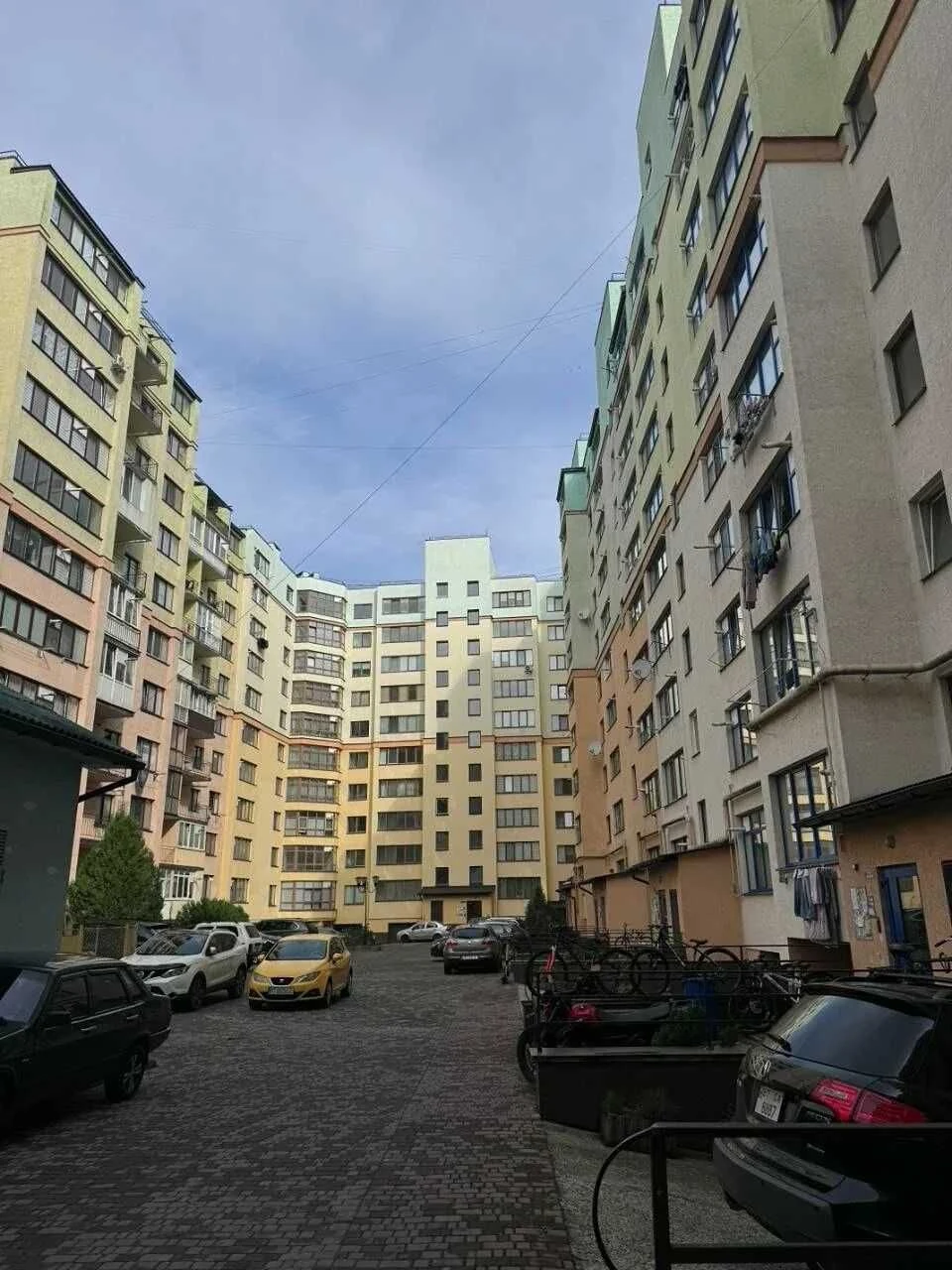Продається затишна 2-кімнатна квартира з ремонтом, меблями т