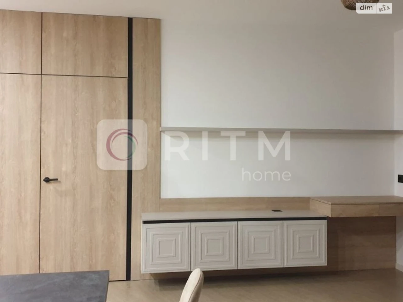 Long-Term Rental: 1.5-Bedroom Apartment