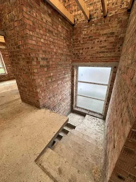 For Sale: Modern Townhouse with Private Courtyard!