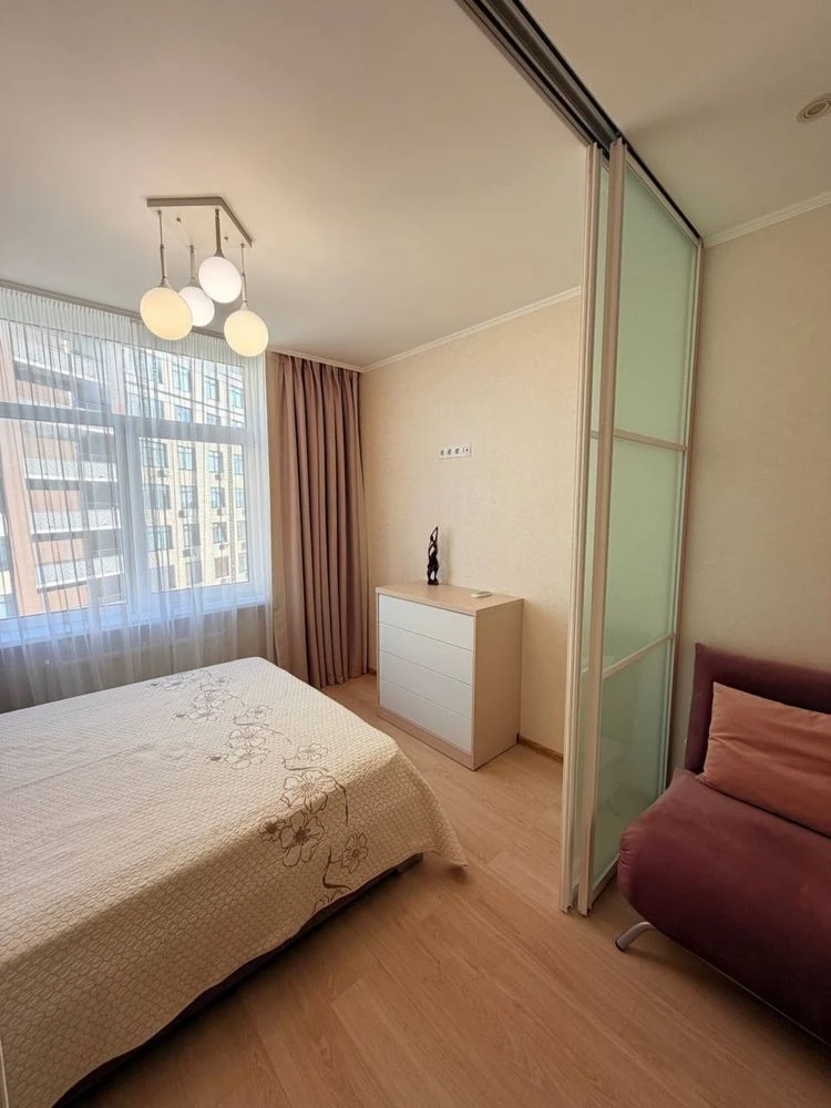 For Sale: Cozy 1-bedroom apartment in the Parkland residential complex on Yunatska Street