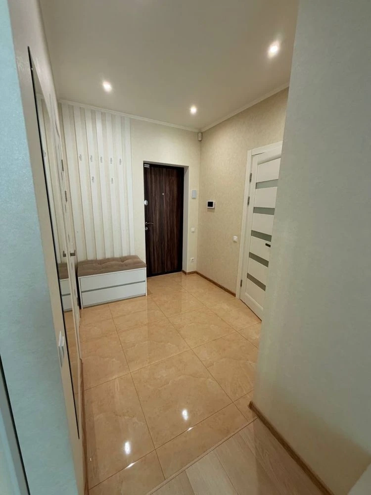 For Sale: Cozy 1-bedroom apartment in the Parkland residential complex on Yunatska Street