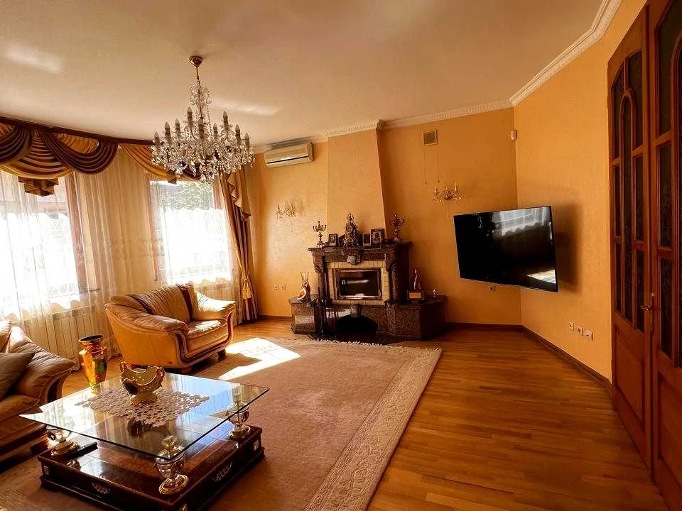 House. Uzhhorod, July Borshosh-Kumatського st.