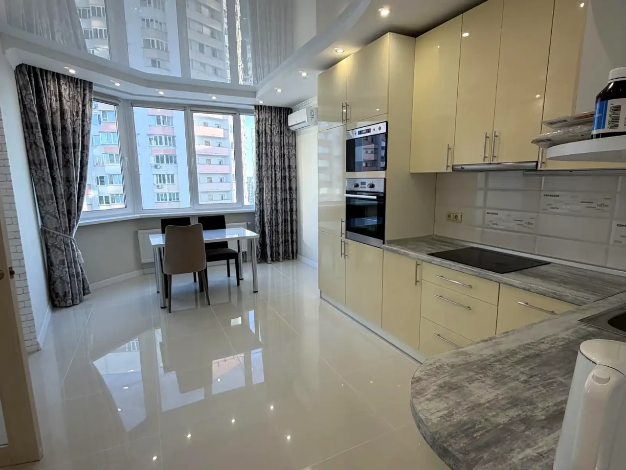 Оренда квартири 1-кімн. 55 м² 18/25 пов.