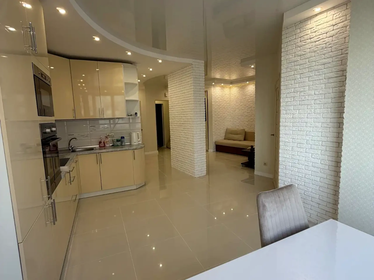 Оренда квартири 1-кімн. 55 м² 18/25 пов.