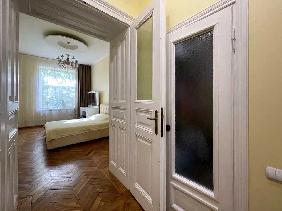 Apartment. Mykhailo Ustyanych Street, Львів