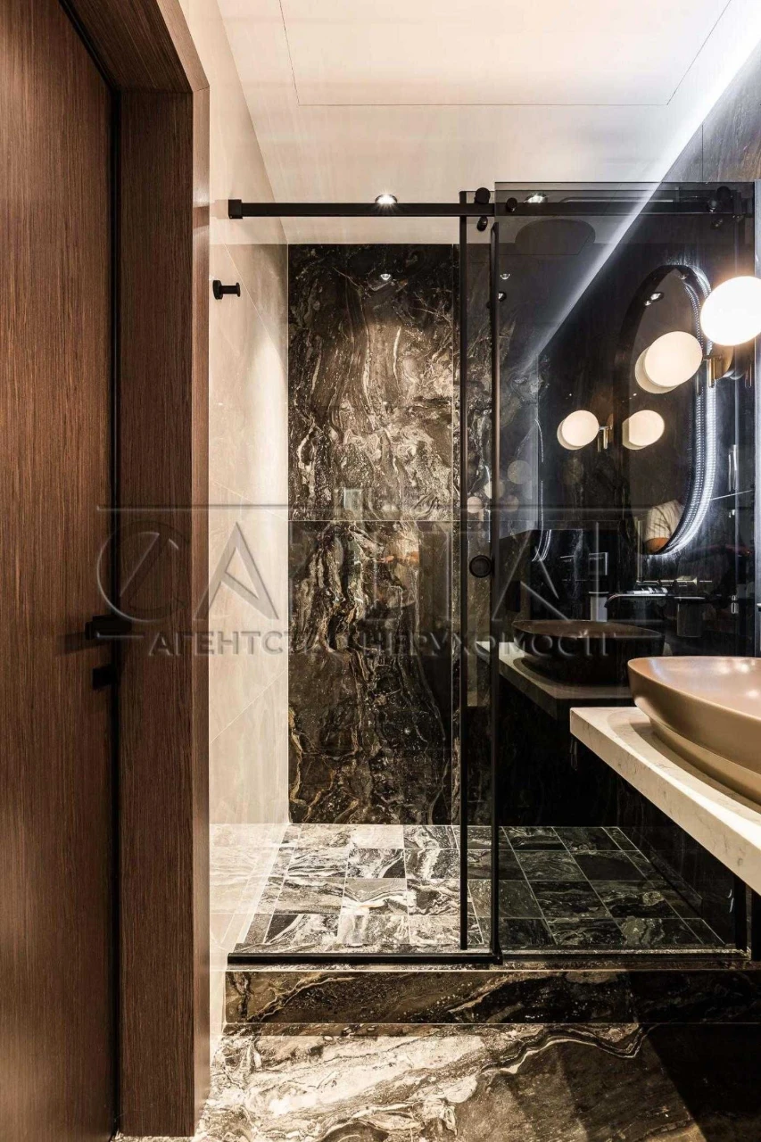 Sale of a 3-bedroom apartment 105 sq.m. Chicago Central House Residence, Pechersk