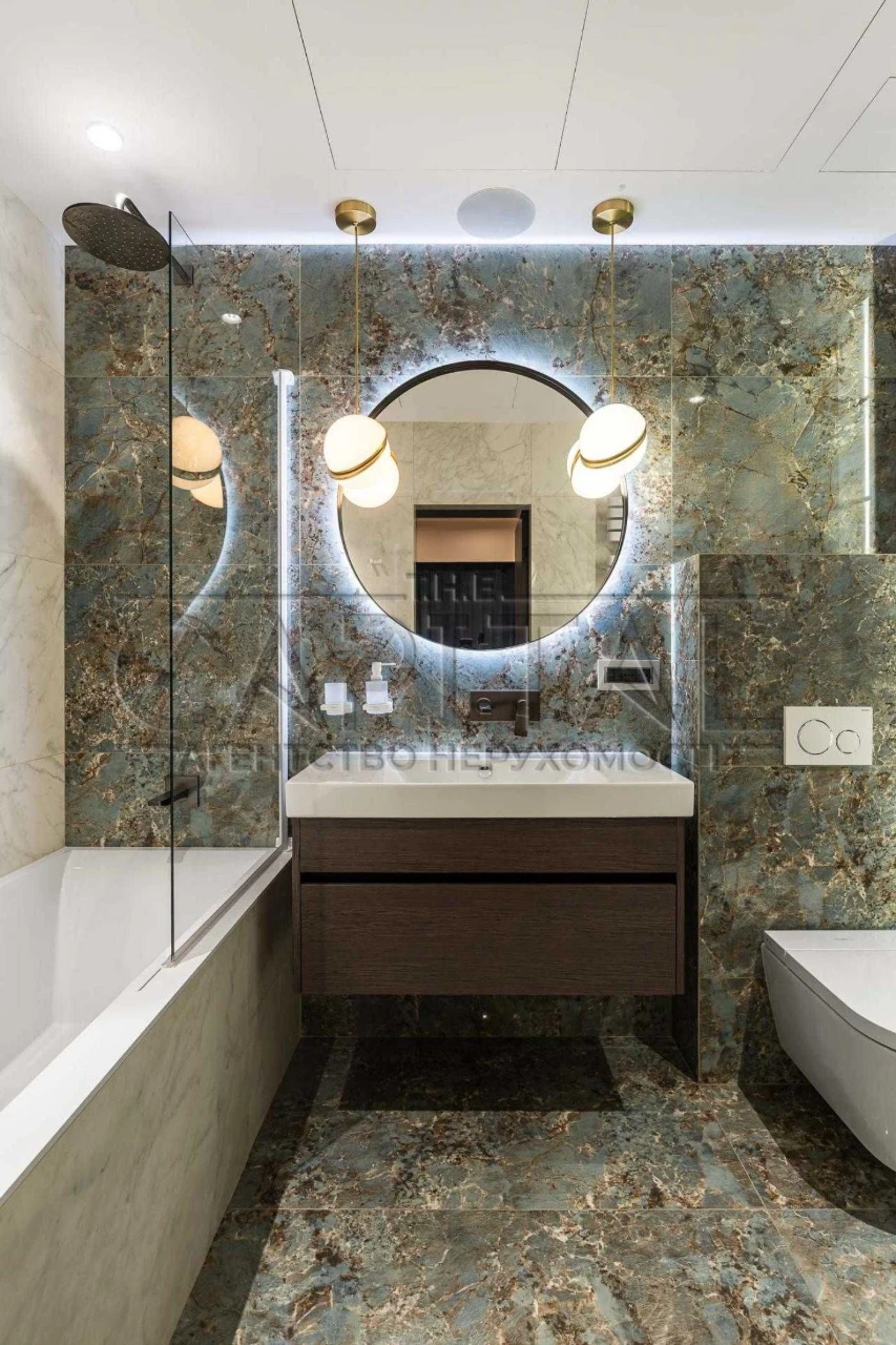 Sale of a 3-bedroom apartment 105 sq.m. Chicago Central House Residence, Pechersk