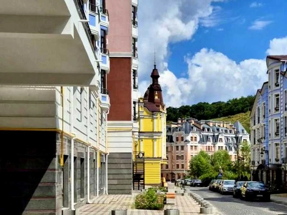 Квартира. Київ, Дегтярна вул.