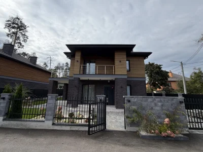 For Sale House Kyiv, renovated, furniture, appliances, landscaping, car garage