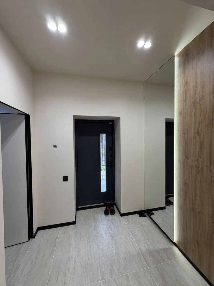 For Sale House Kyiv, renovated, furniture, appliances, landscaping, car garage