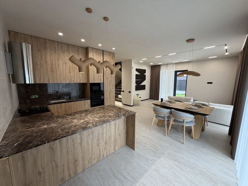 For Sale House Kyiv, renovated, furniture, appliances, landscaping, car garage