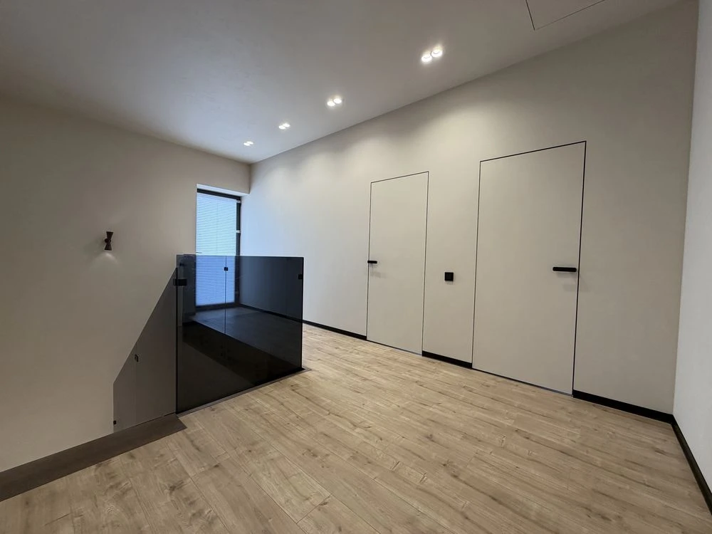 For Sale House Kyiv, renovated, furniture, appliances, landscaping, car garage