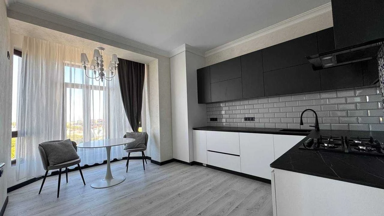 Three-bedroom apartment in Vinzdor Residence