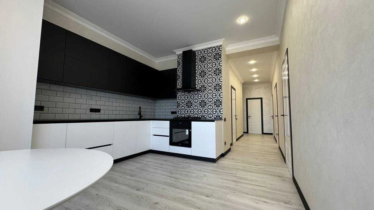 Three-bedroom apartment in Vinzdor Residence