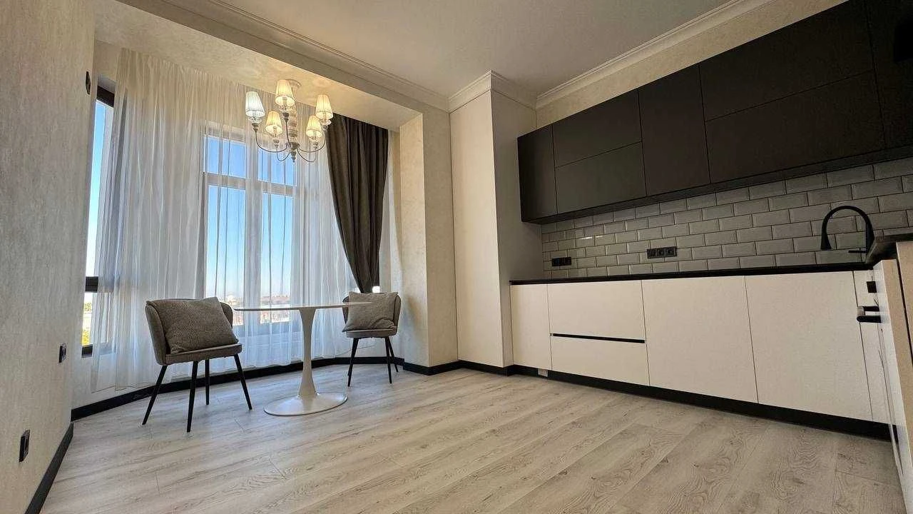 Three-bedroom apartment in Vinzdor Residence