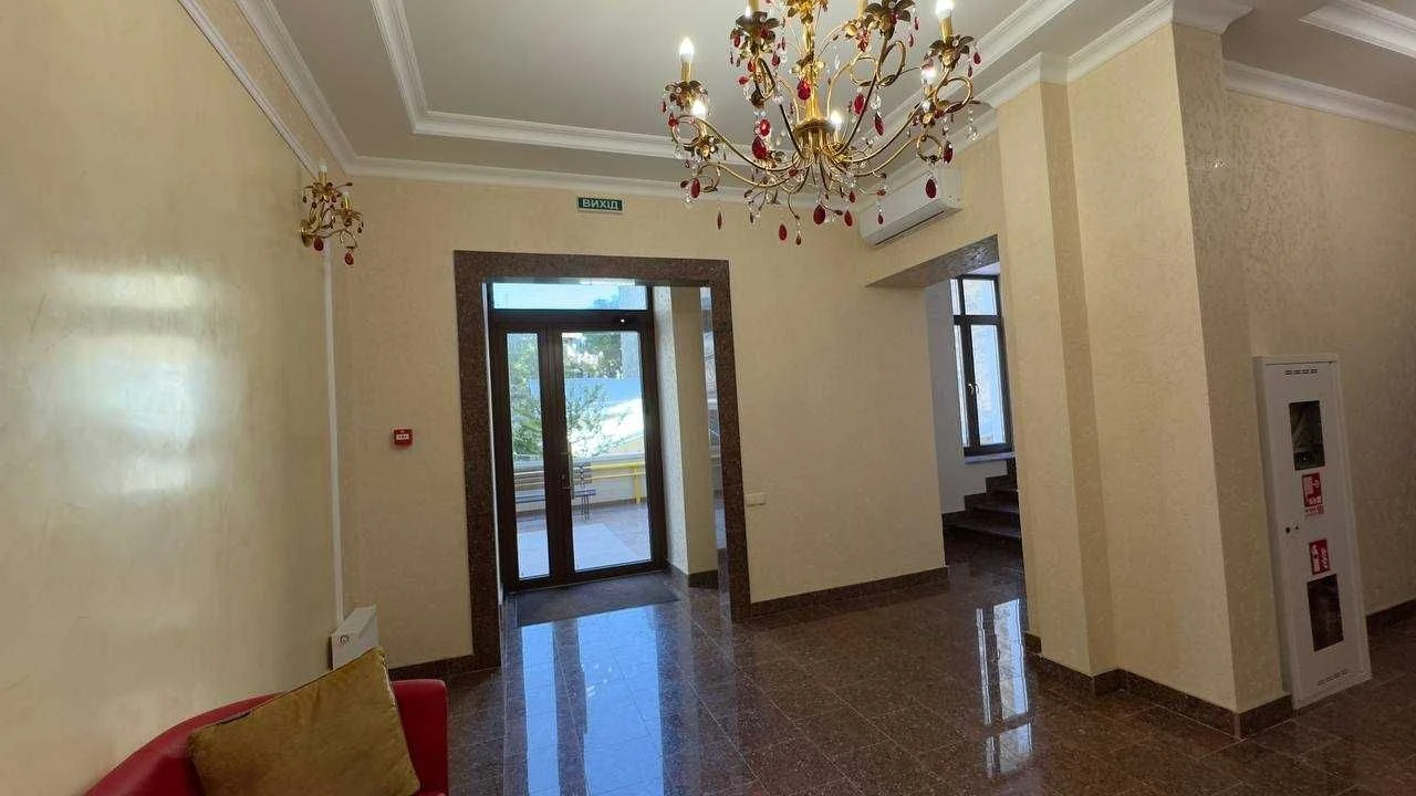 Three-bedroom apartment in Vinzdor Residence