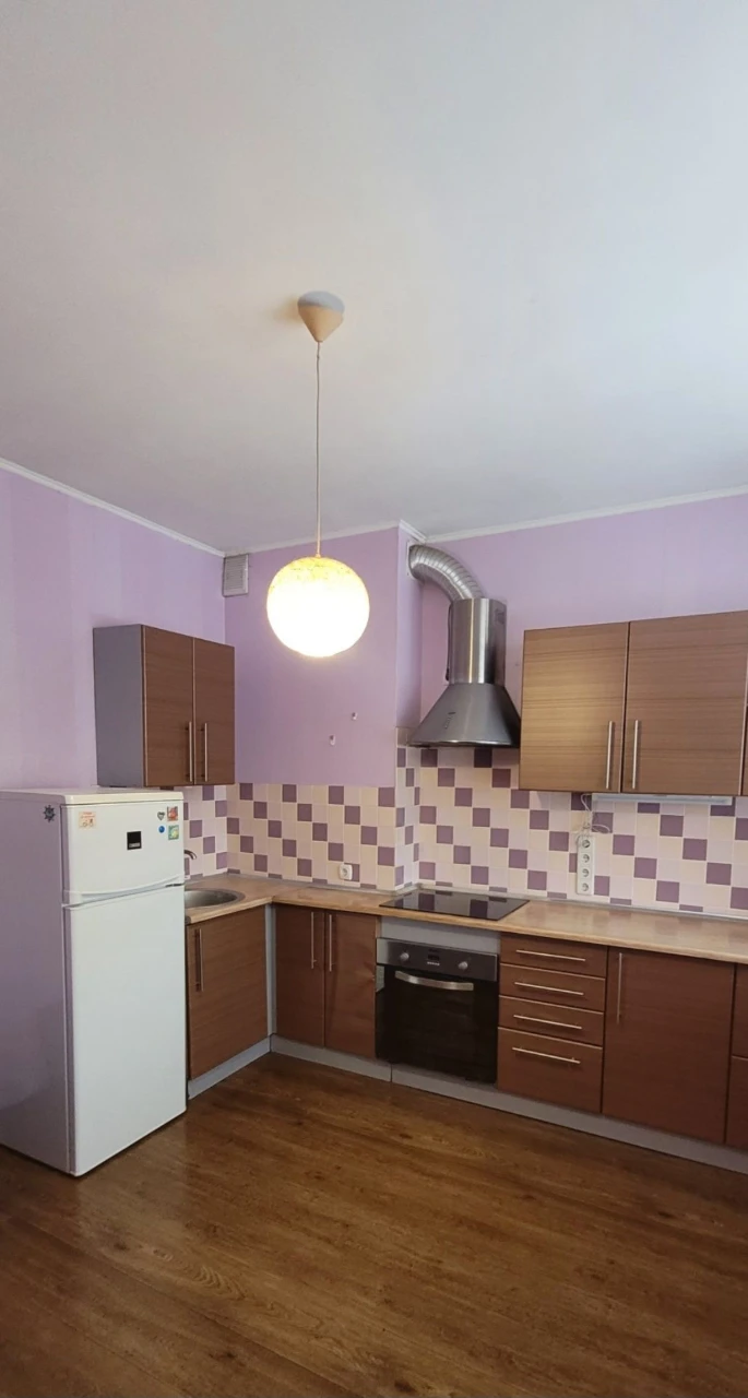 Продається 1-кімнатна квартира, новобудова, вул. П. Григоренка, 14, метро "Дворець Спорта"