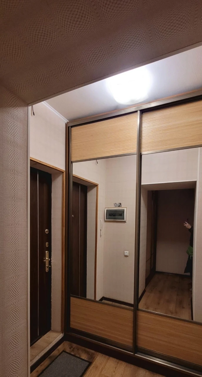Продається 1-кімнатна квартира, новобудова, вул. П. Григоренка, 14, метро "Дворець Спорта"
