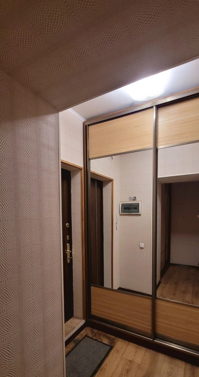 Продається 1-кімнатна квартира, новобудова, вул. П. Григоренка, 14, метро "Дворець Спорта"