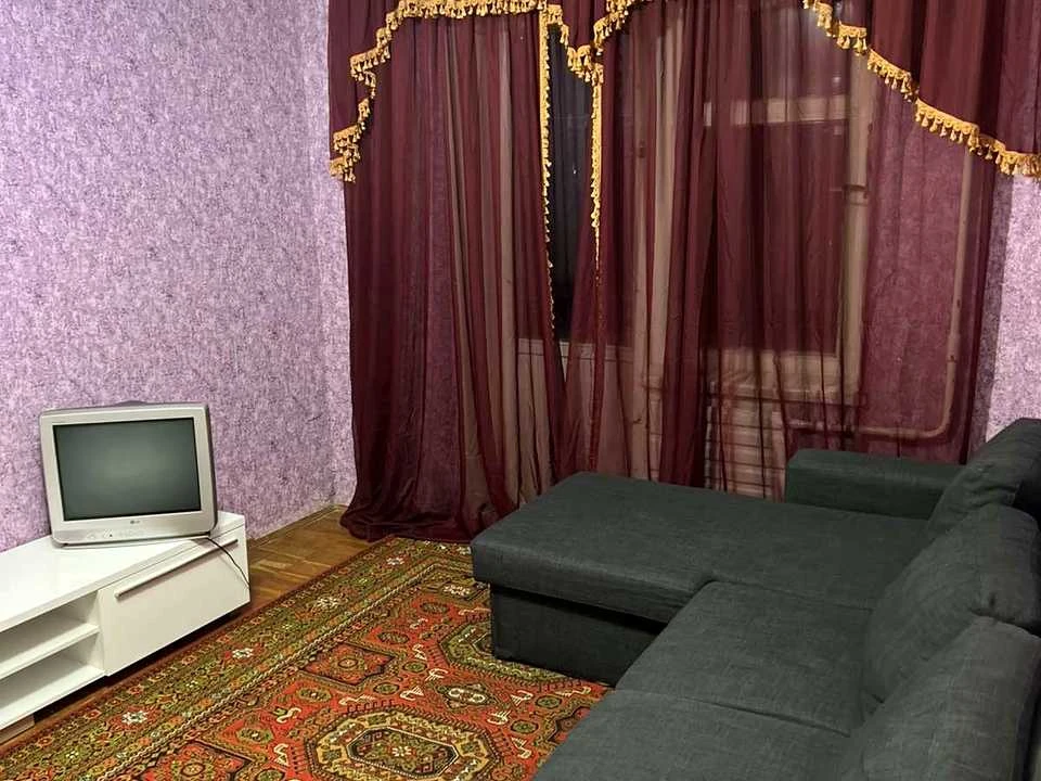 Квартира. Киев, улица Милютенко