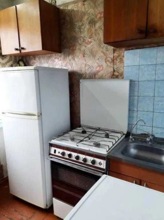 Продається 2-кімнатна квартира на вул. Каденюка