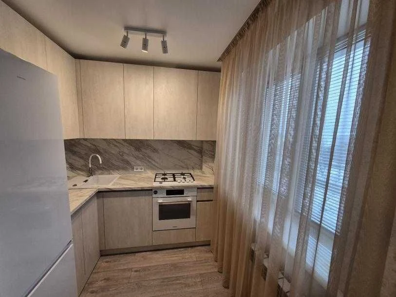 Продаж 1 квартири з ремонтом, Нові Будинки, станція метро Армієська,
