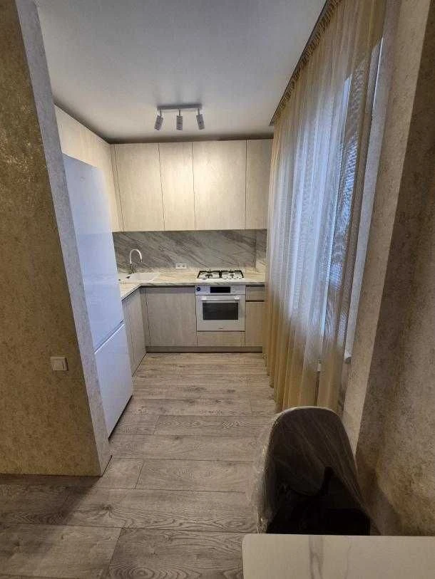 Продаж 1 квартири з ремонтом, Нові Будинки, станція метро Армієська,