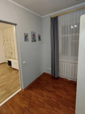 Продам частину будинку в центрі міста, 2 кімнати, 45 м²