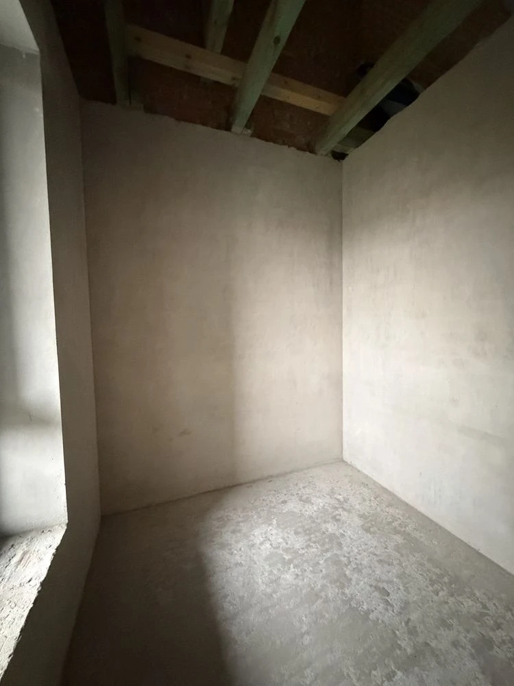 For Sale: 3-bedroom cottage in a prime location!