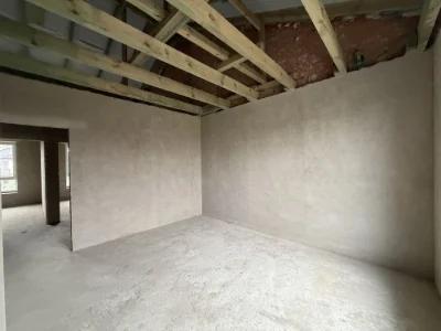 For Sale: 3-bedroom cottage in a prime location!