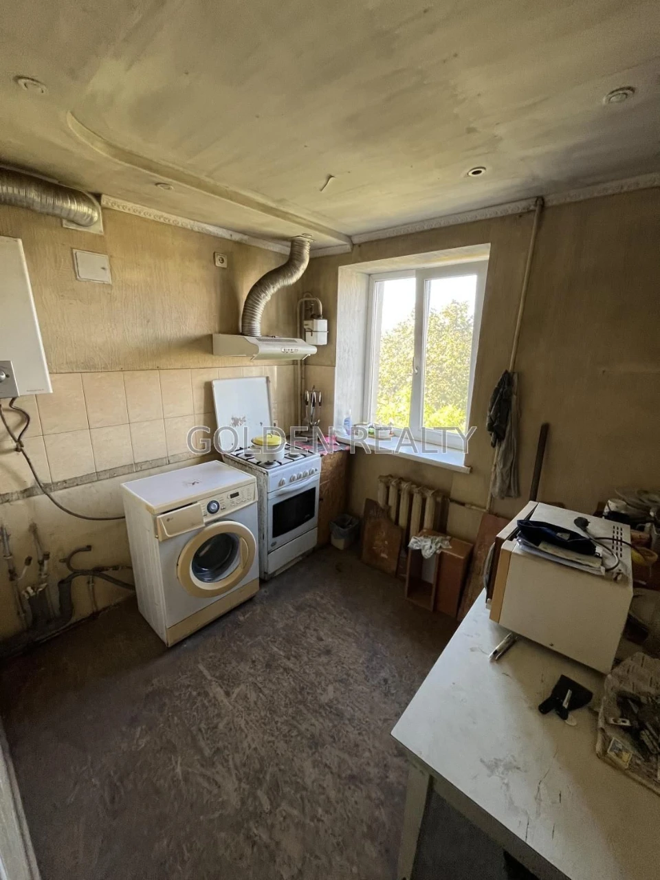 Sale of a 2-bedroom apartment with a great view of the river - St. Ve.