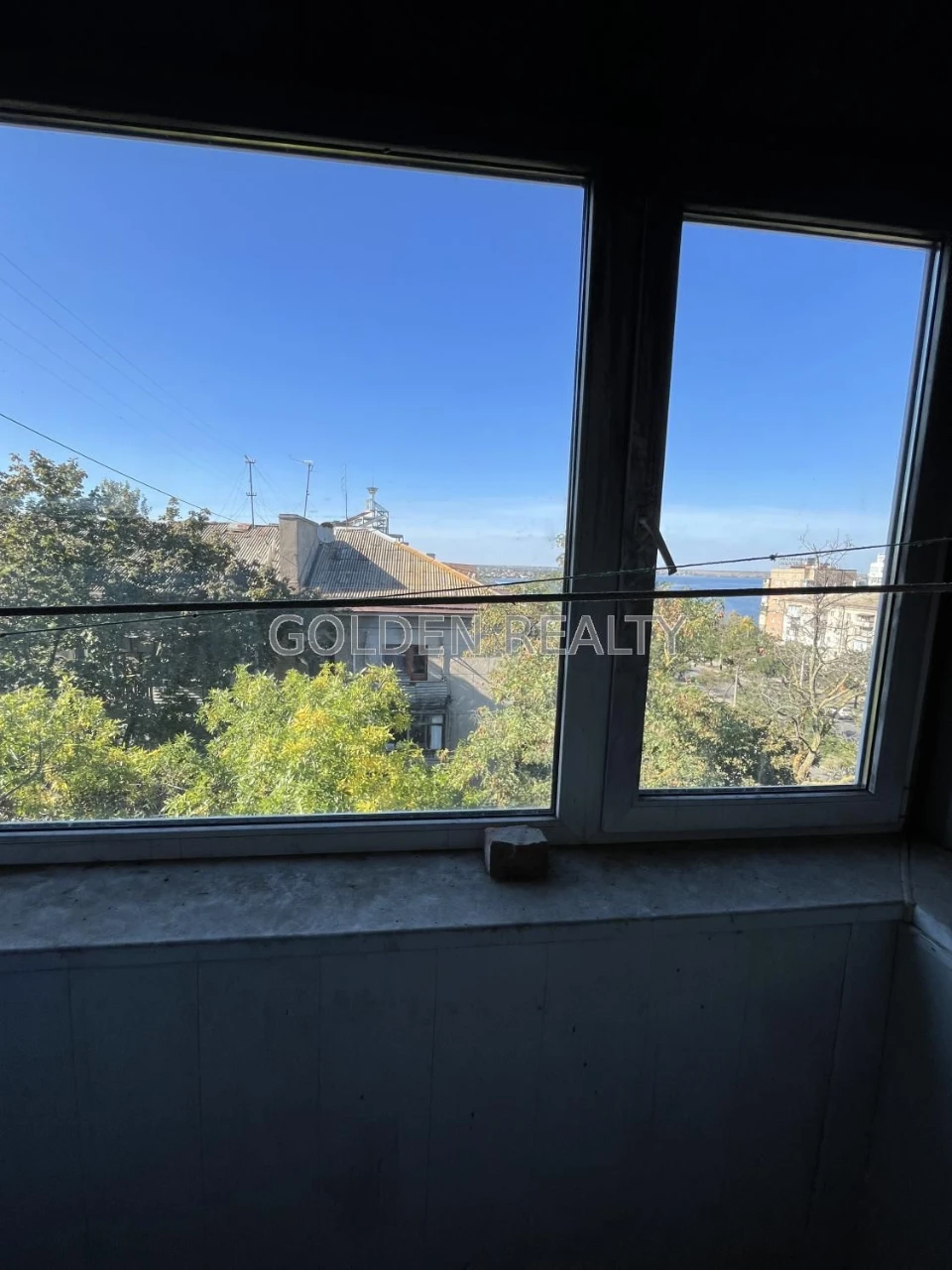Sale of a 2-bedroom apartment with a great view of the river - St. Ve.