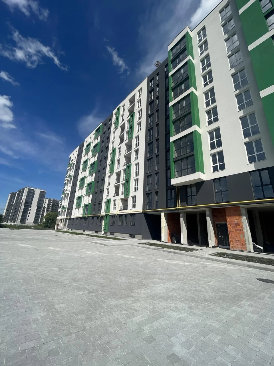 Продается 2-комнатная квартира в ЖК "Continent Green"