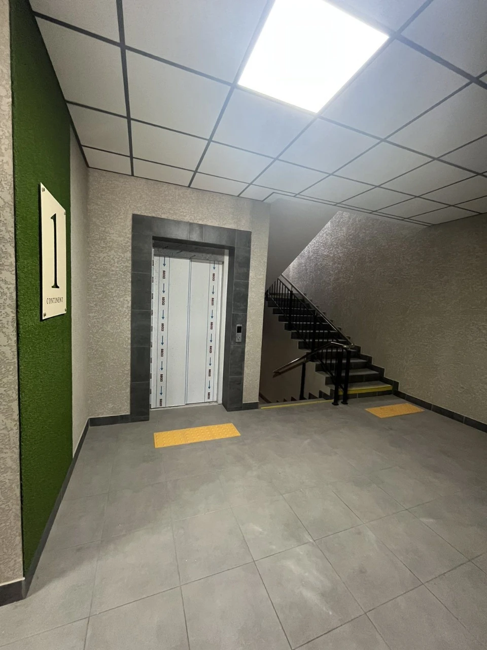 Продается 2-комнатная квартира в ЖК "Continent Green"