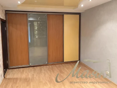 Продаж 2-кімнальної квартири з ремонтом, 57 м², вул. Миколи Закревського