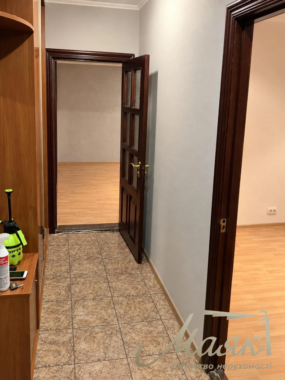 Продаж 2-кімнальної квартири з ремонтом, 57 м², вул. Миколи Закревського