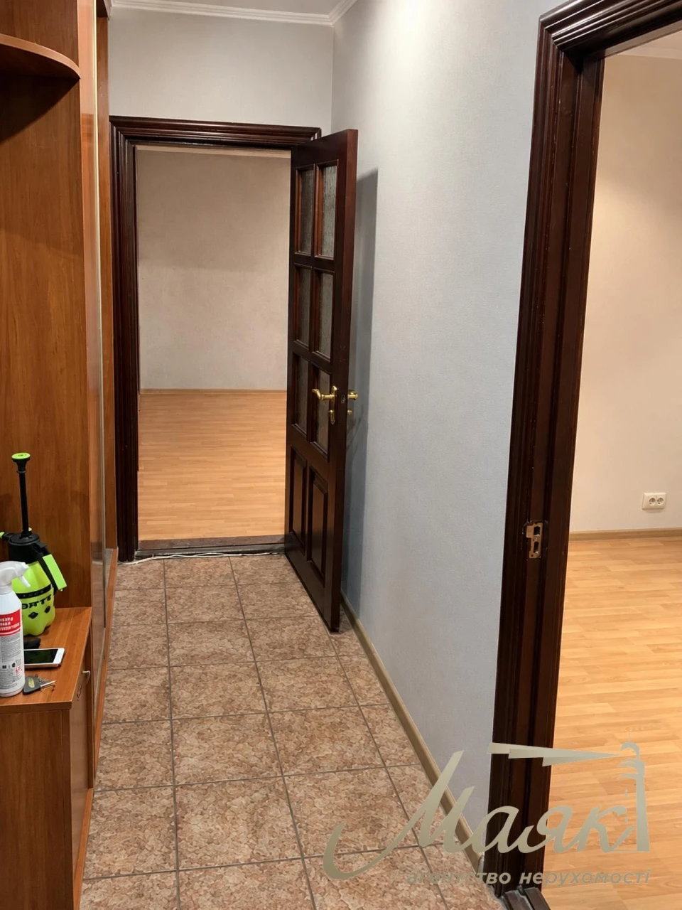 Продаж 2-кімнальної квартири з ремонтом, 57 м², вул. Миколи Закревського