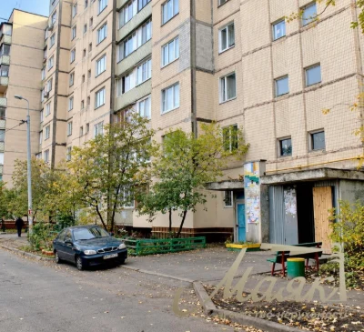 Продаж 2-кімнальної квартири з ремонтом, 57 м², вул. Миколи Закревського