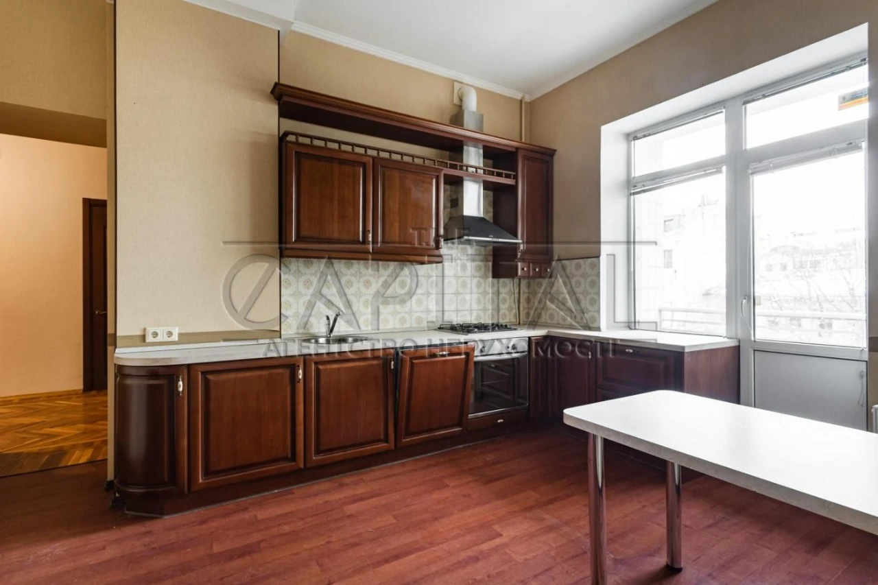 Продаж 5-кімнатній квартири, вул. Ярославів Вал, Шевченківський район