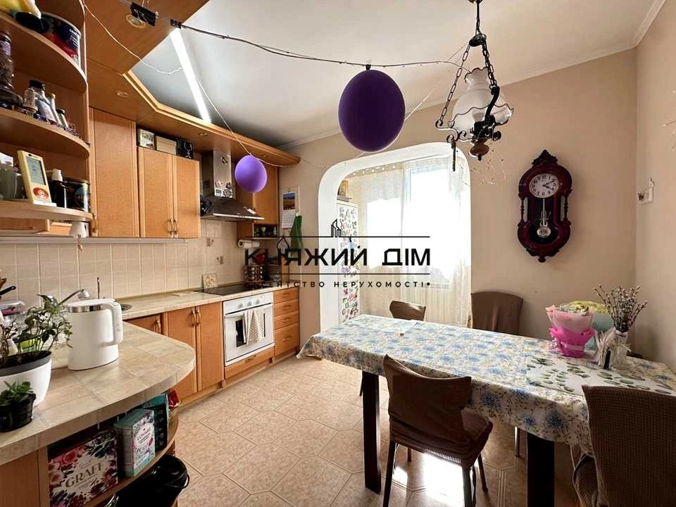 Квартира. Ирпинский проспект, Киев