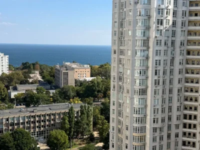 Продається 2-кімнатна квартира 120м² з VIP ремонтом та видом на море