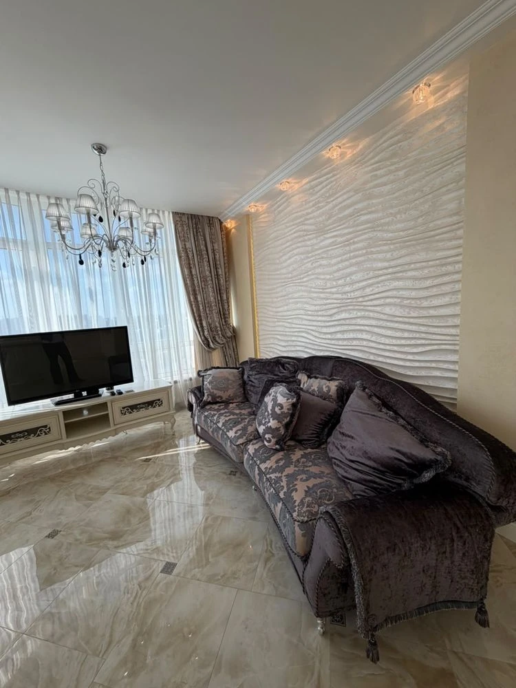 Продається 2-кімнатна квартира 120м² з VIP ремонтом та видом на море