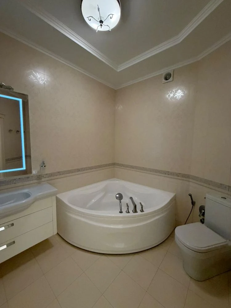 Продається 2-кімнатна квартира 120м² з VIP ремонтом та видом на море