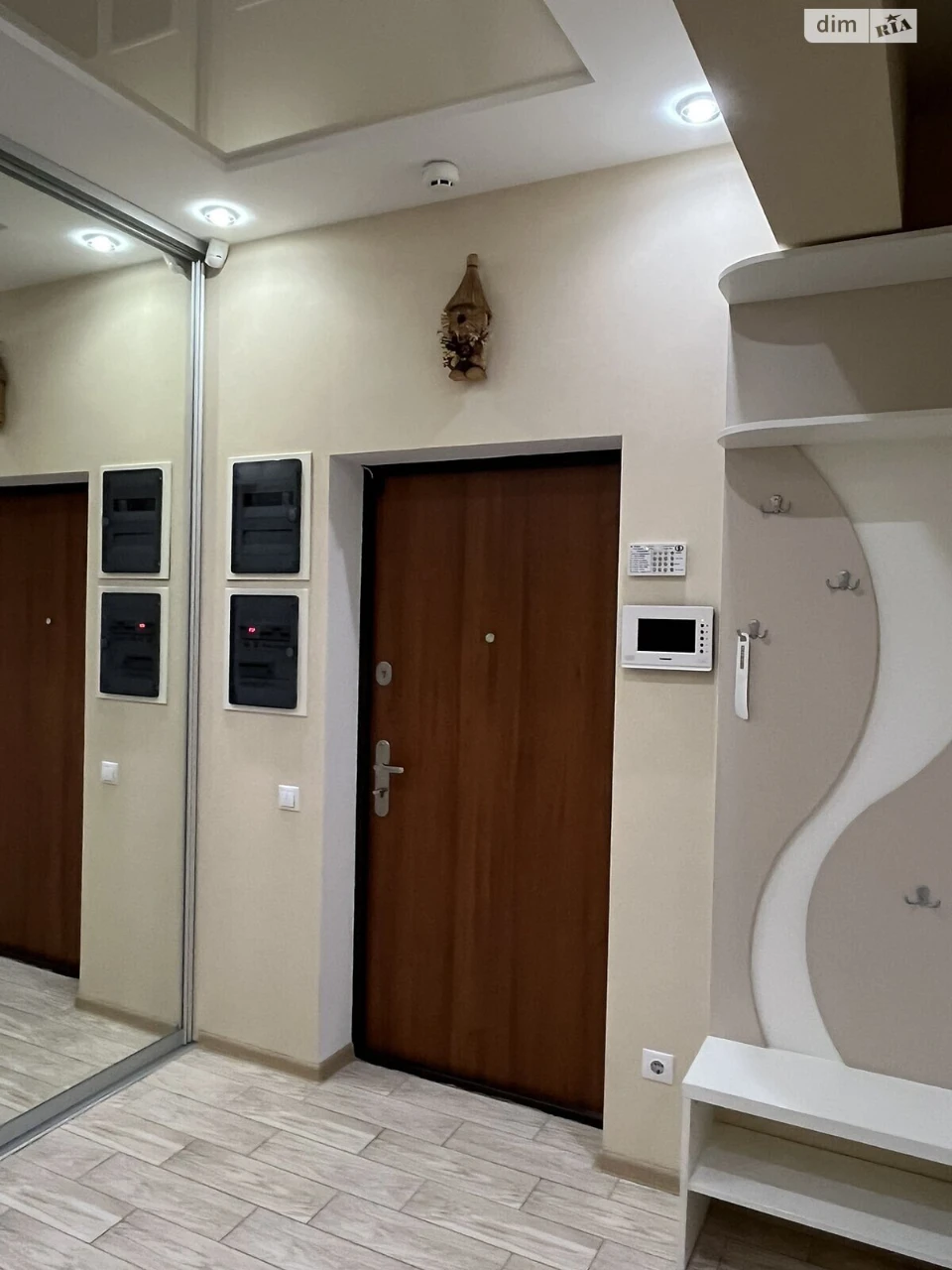 Long-Term Rental Apartment in Arcadia
