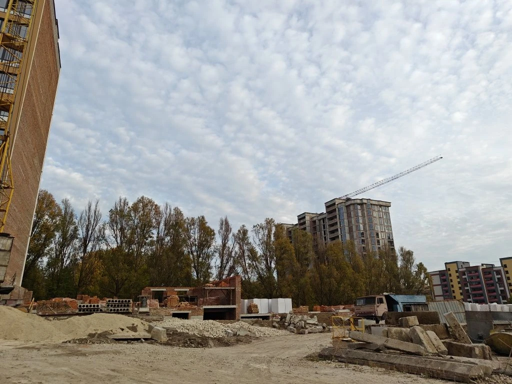 Sale of 2 rooms. New building. 730$ per sq m. No additional costs.