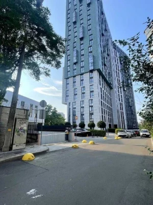 Without %. Sale of an exclusive 3-room apartment in the Greenville Park residential complex